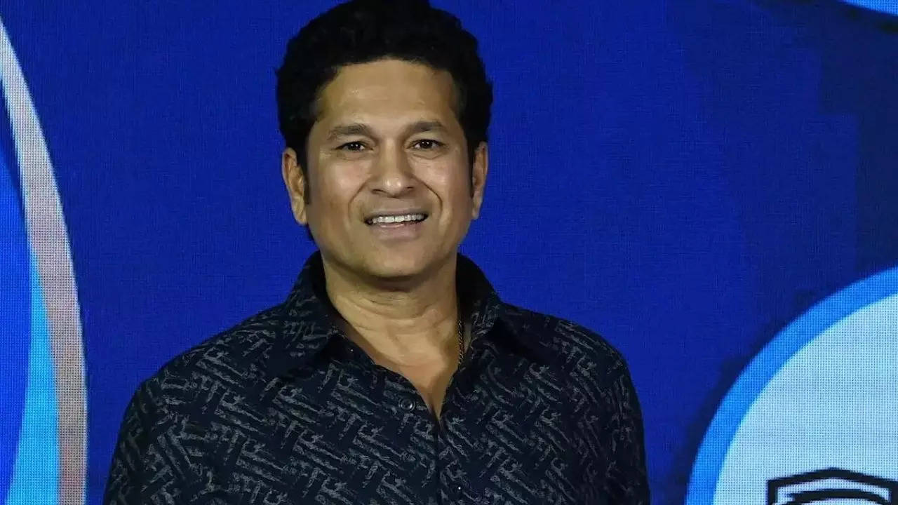 Sachin Tendulkar Introduces Reverse Swing to Grassroots Cricket