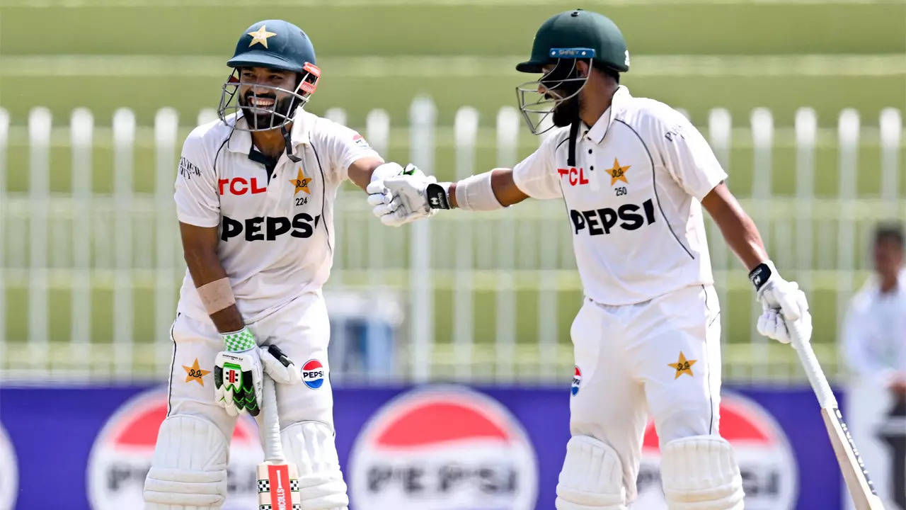 Shakeel and Rizwan Complete Rare All-Run Four in Pakistan's Dominant Partnership