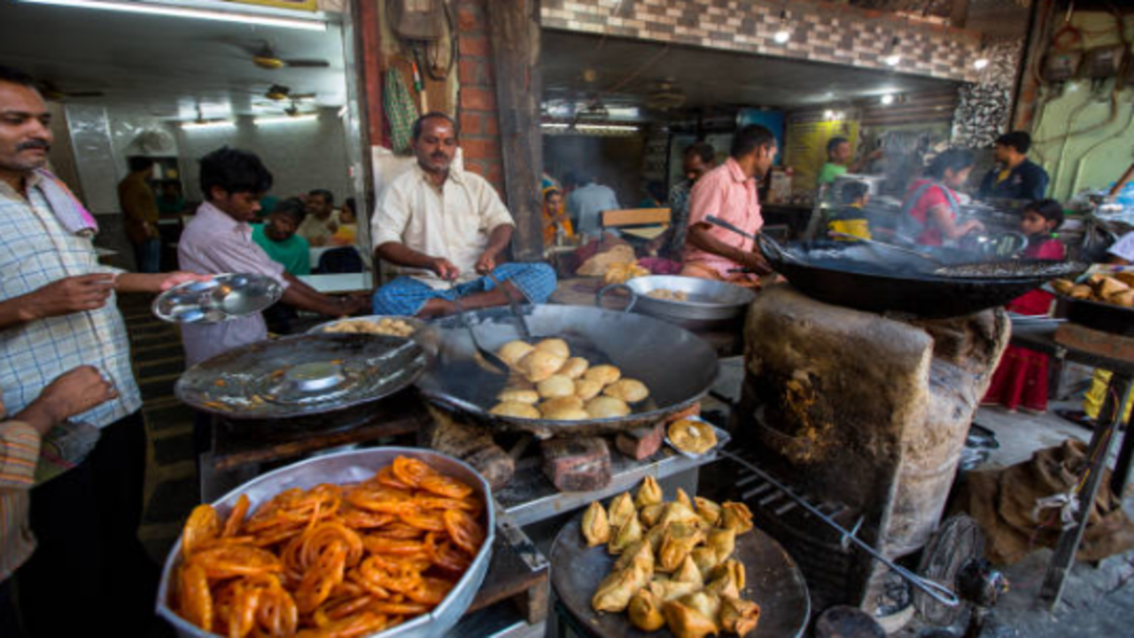 RG Kar protest shakes Kolkata eateries, sales drop ...