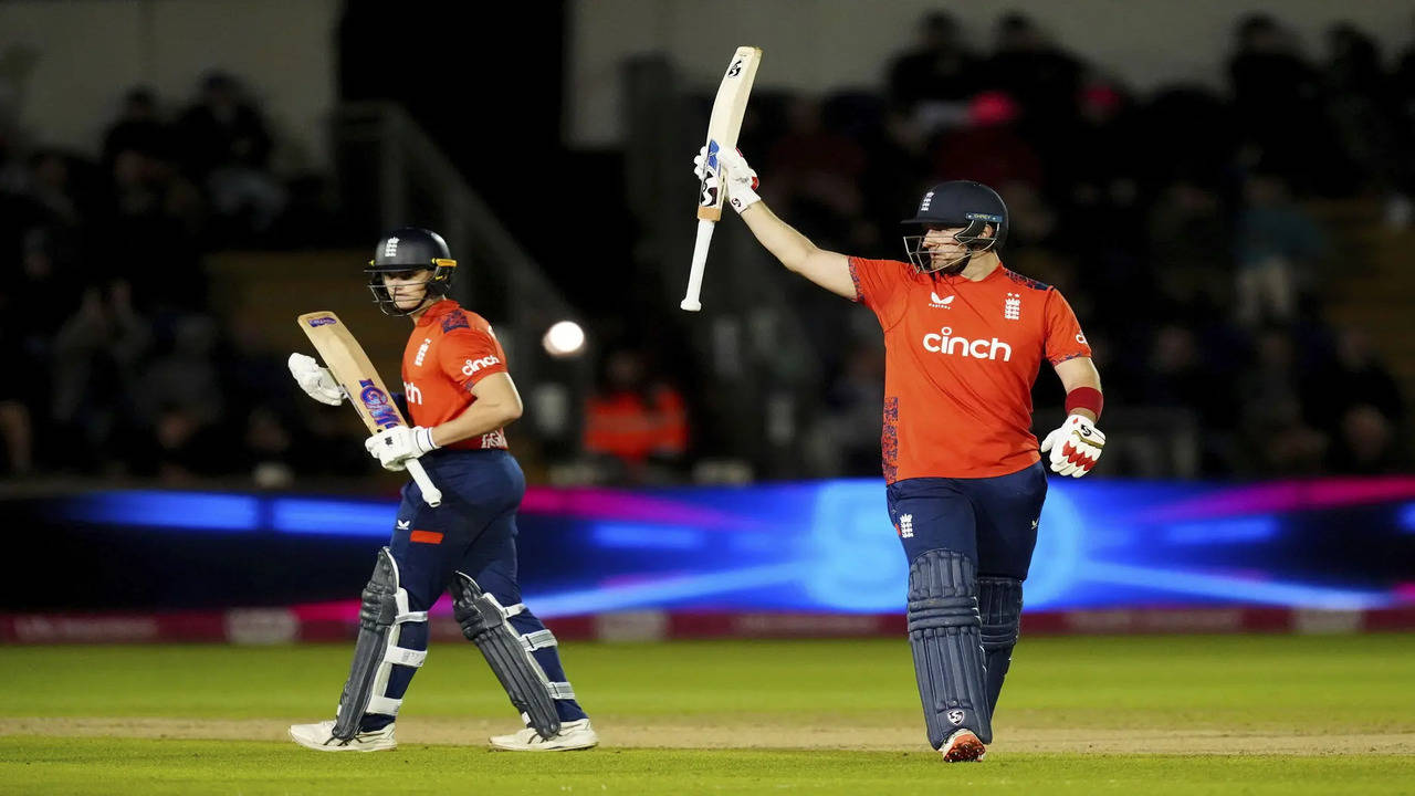 Livingstone's Heroics Lead England to T20I Victory Over Australia