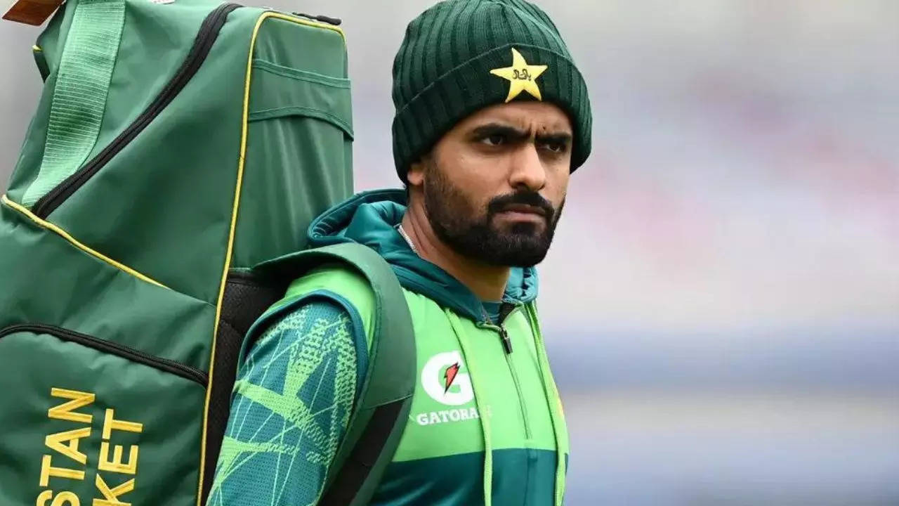 Babar Azam Turns to Faith Amidst Career Challenges