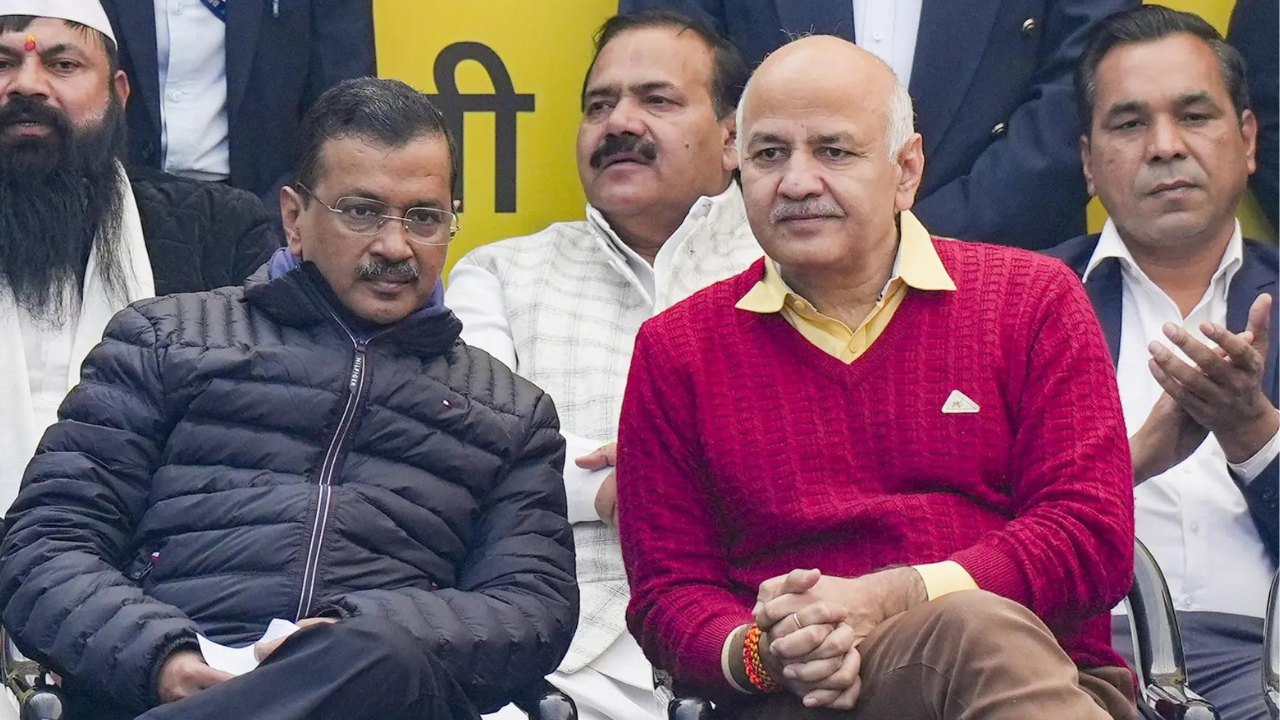 MHA grants approval to ED to prosecute AAP leaders Kejriwal, Sisodia in liquor scam case - Times of India