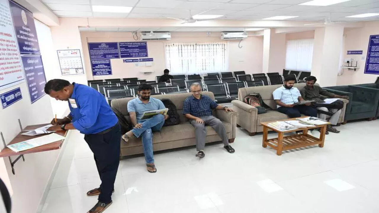 Telangana Registration Department తెలంగాణ రిజిస్ట్రేషన్ శాఖలో విప్లవాత్మక మార్పులు... 25 Kindly be seated: Sub-registrar offices in Tamil Nadu turn citizen ...