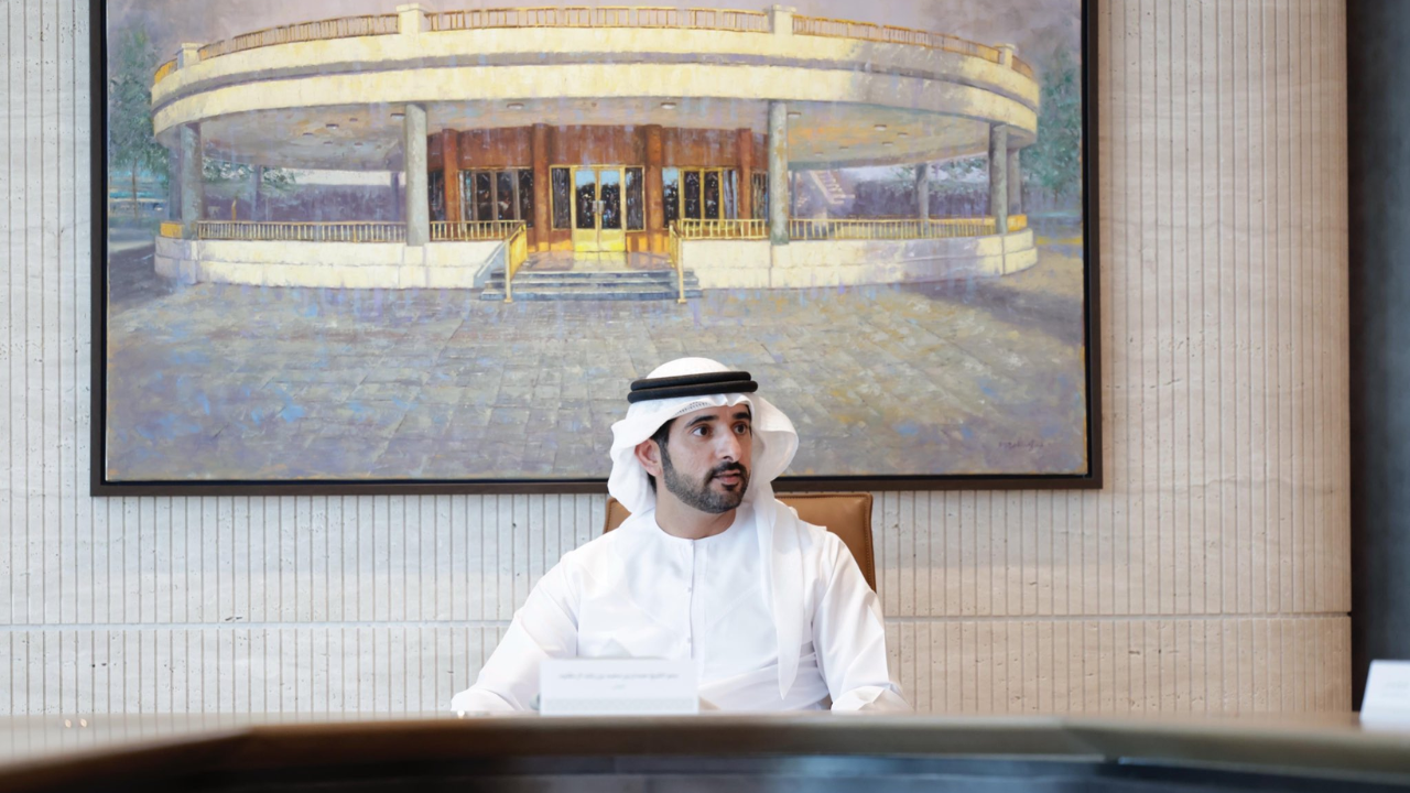 Xeque de Dubai Lança Plataforma de IA, Força-Tarefa e Programa de Startups: Dubai Rumo ao Futuro Digital!