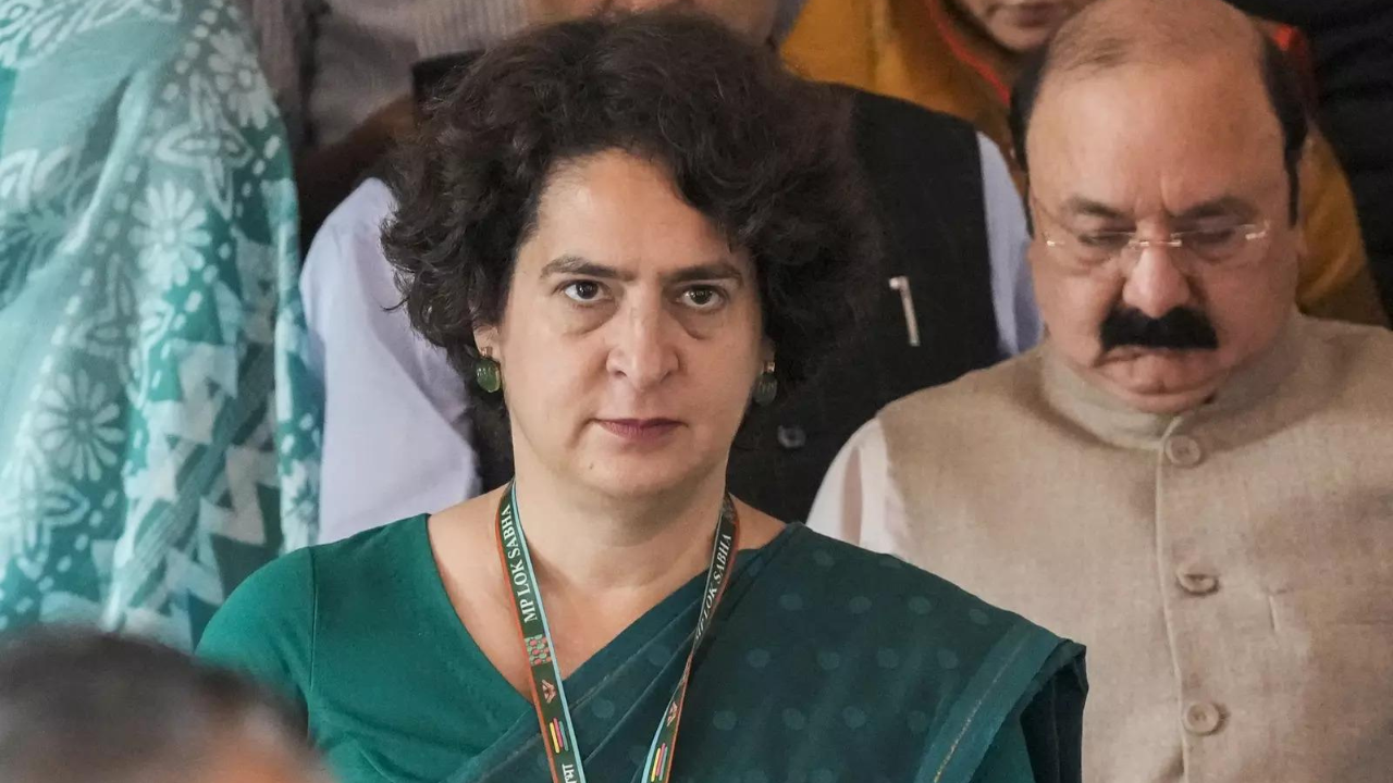 ‘Grey shroud over Delhi’: Priyanka calls air ‘toxic’, urges PM, CM to clear smog