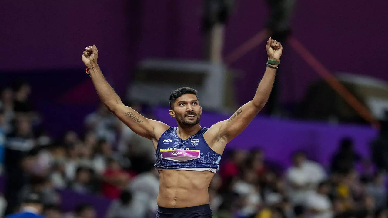 Tejaswin Shankar breaks his national record to clinch India's sole gold at  Asian Indoor Athletics Championships | More sports News - The Times of India