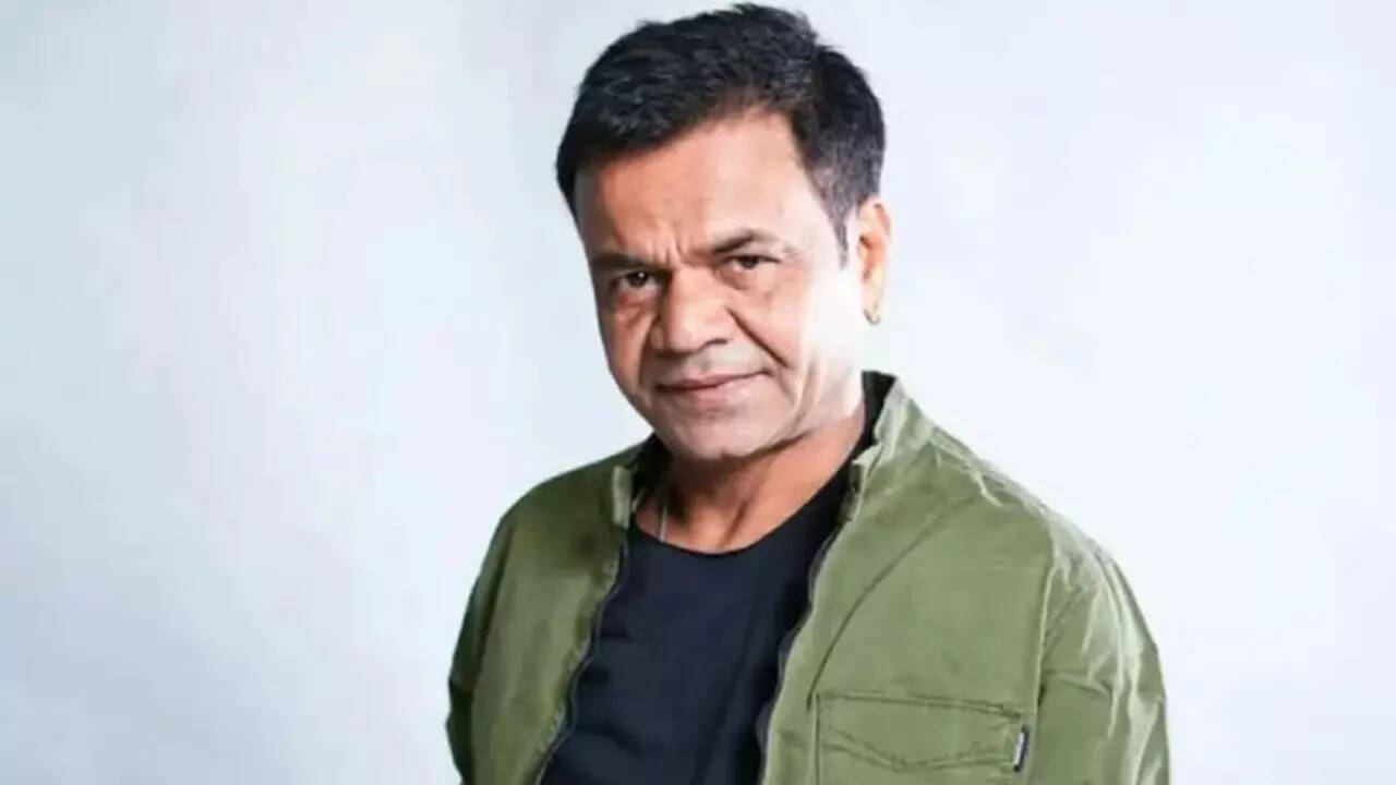 Rajpal Yadav urges industry to give him work following his exit from  prison: 'Jinhone madad ki hai wo ek aur madad kar dein' | - The Times of  India