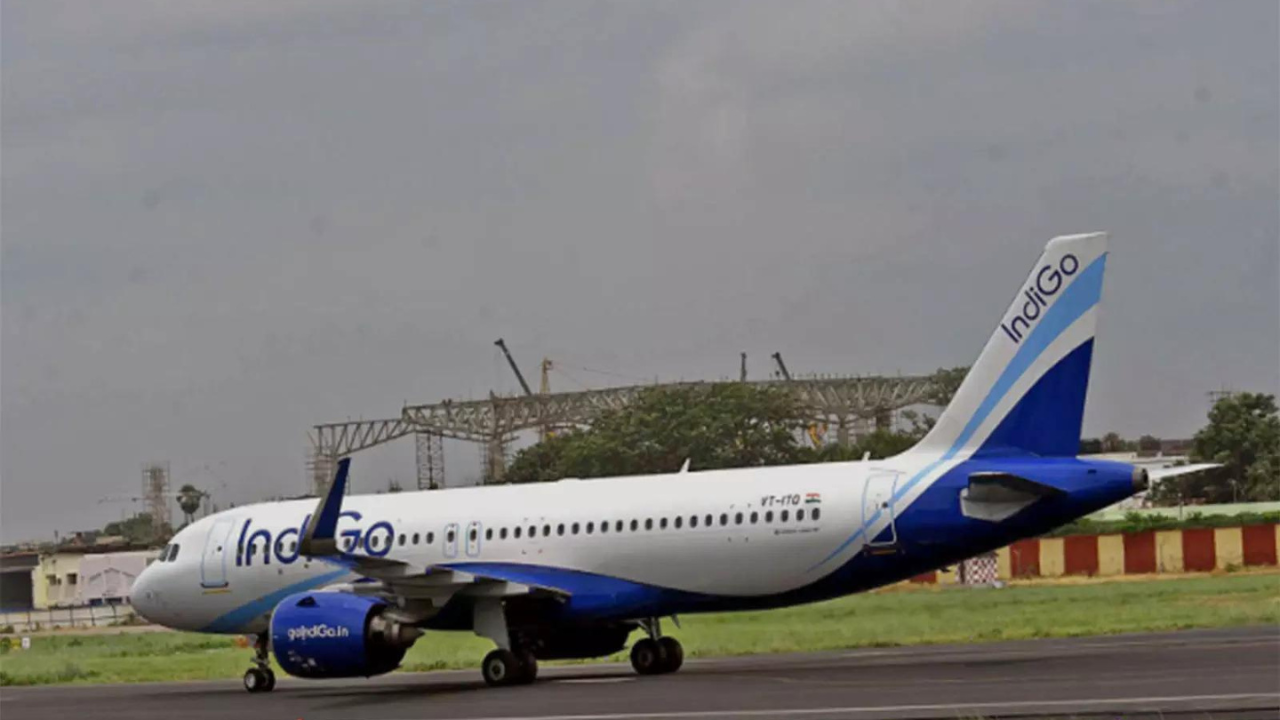 US-Israel strikes on Iran: Flights disrupted as airspace closures force  diversions, turnbacks; airlines issue travel advisories | World News - The  Times of India