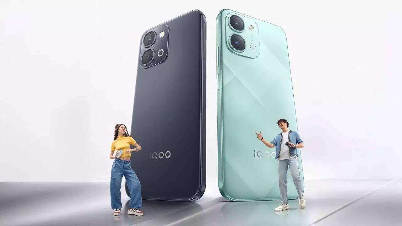 むさし12000 iQoo Z11x 5G with 7,200 mAh battery, 50MP camera launched in India