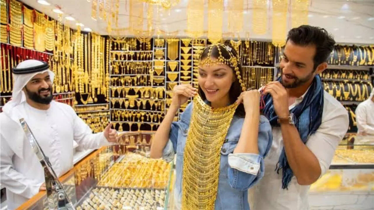 Dubai souks buzz as gold prices crash over Dh50: Eid shoppers rush to buy