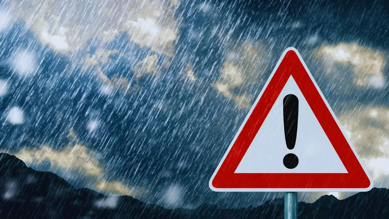 Hailstorm in Delhi? IMD forecasts rain, lightning and hail across these Indian states; what travellers need to know