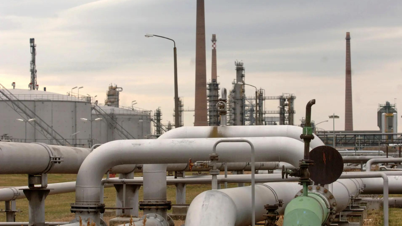 Duty on diesel exports hiked from Rs 21.5/L to Rs 55.5 — GLOBAL — ERYU PROJECT