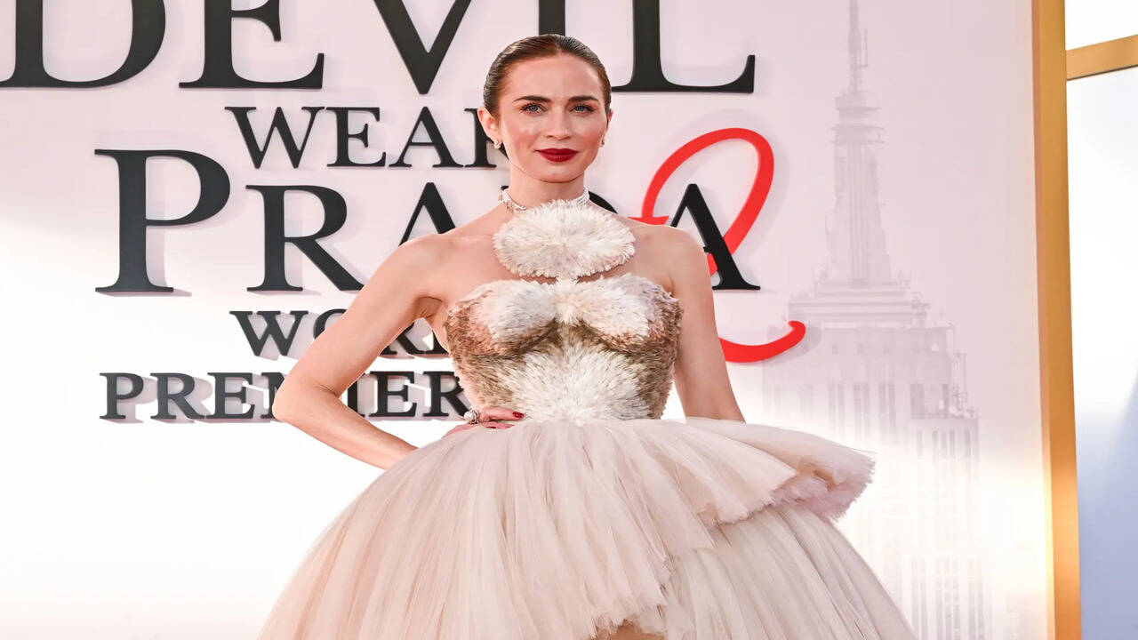 Emily Blunt picks a sculpted Schiaparelli ball gown and Mikimoto 