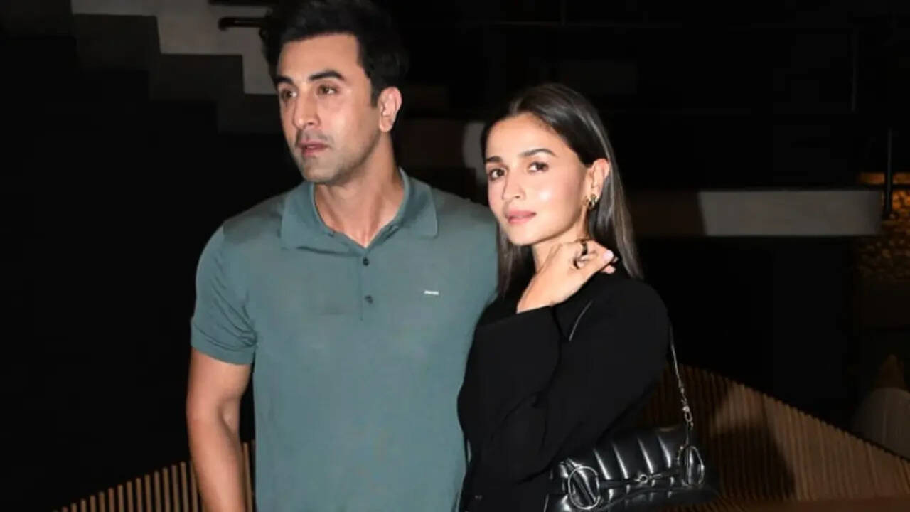 Ranbir Kapoor and Alia Bhatt lend mom Neetu Kapoor their support; attend 'Daadi Ki Shaadi' screening - PICS