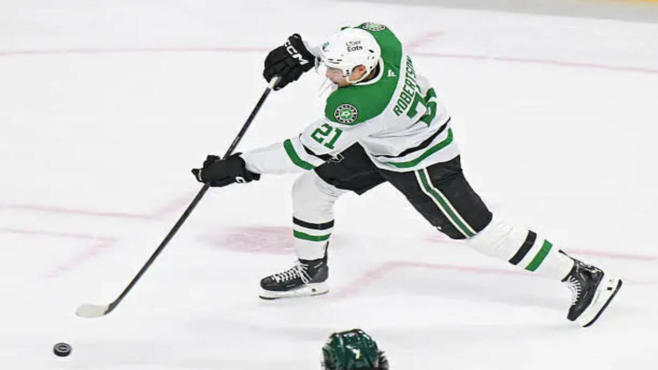 Toronto Maple Leafs forward Nick Robertson reportedly seeks offseason trade after inconsistent NHL role during NHL season