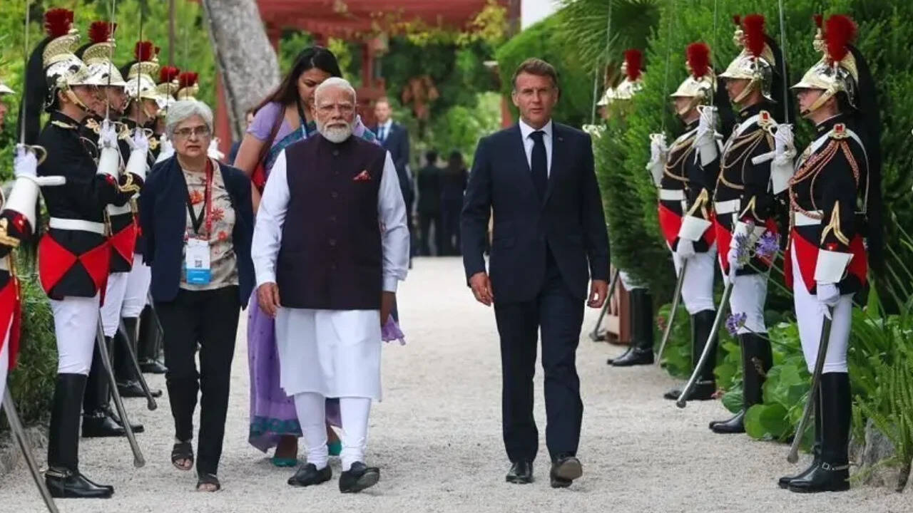 Modi and Macron Announce New Chapter in India–France Ties on AI and Culture