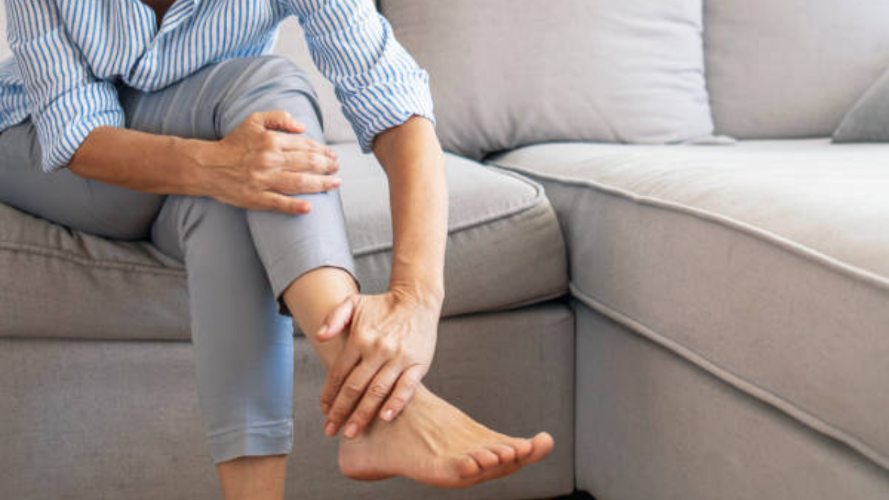 Why poor blood flow to the legs is common in diabetics and older adults and how minimally invasive treatments are changing outcomes