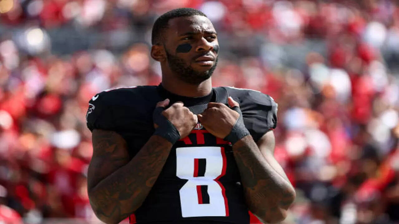 Kyle Pitts officially signs historic $54 million deal — but not everyone's convinced