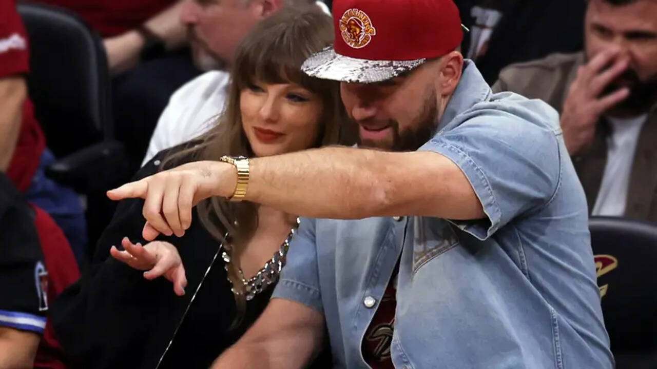 Taylor Swift pays USD 160,000 for NYC wedding permit, Mayor confirms