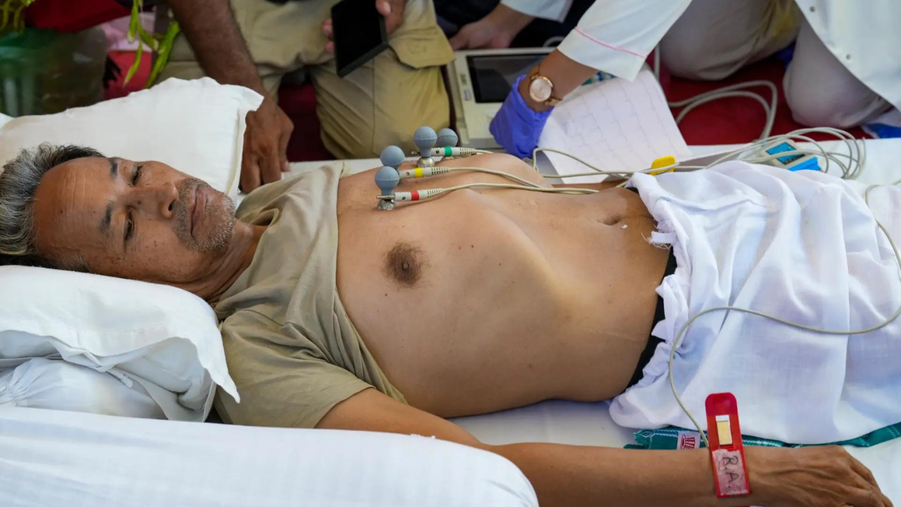 Not in good shape but ...': Sonam Wangchuk refuses to end fast despite  health concerns | India News - The Times of India