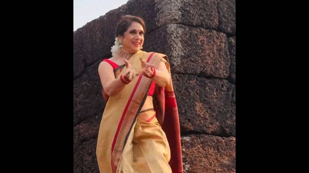 Meenakshi Seshadri revisits 'Duet' and 'Shahenshah' memories, recalls shooting India's first hot air balloon song with Amitabh Bachchan