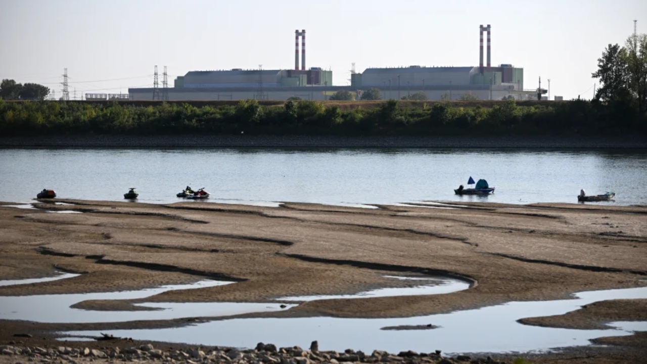 Hungary Shuts Paks Nuclear Plant as Danube Falls, Hitting Power Supply