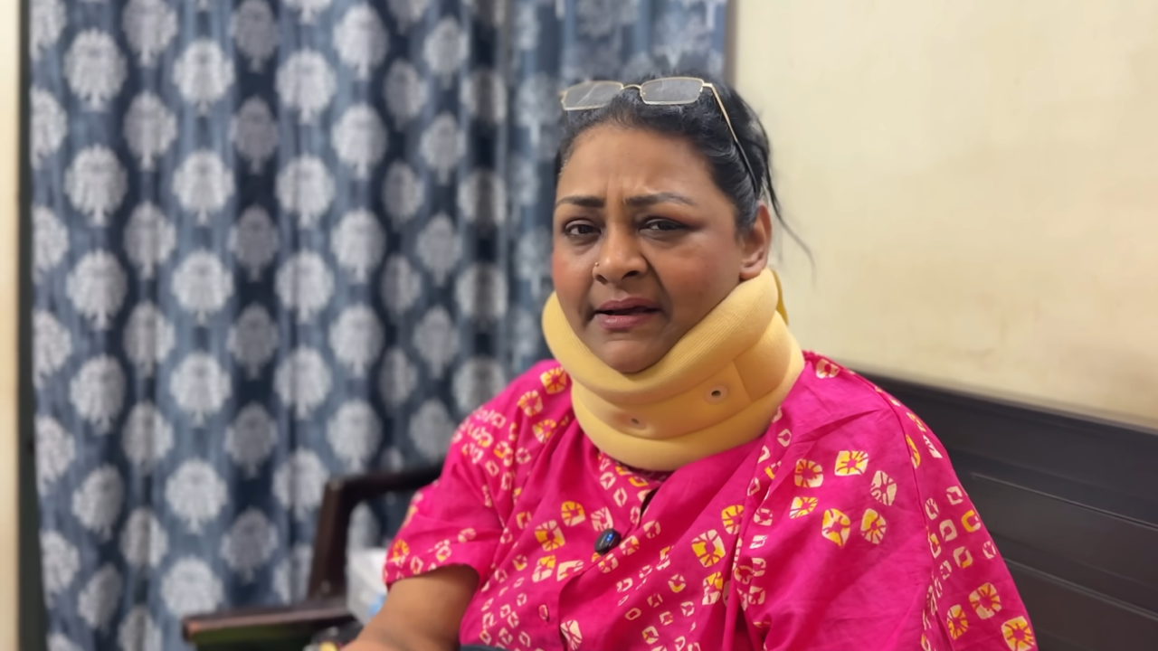 Actress Shakeela reveals Rs 3 lakh neck surgery was linked to excessive  phone use; says, 'Do not use it more than necessary'