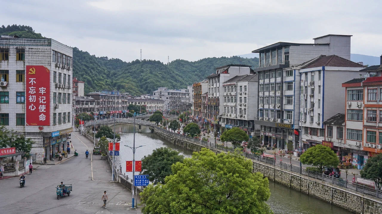 China targets smaller cities to revive domestic consumption