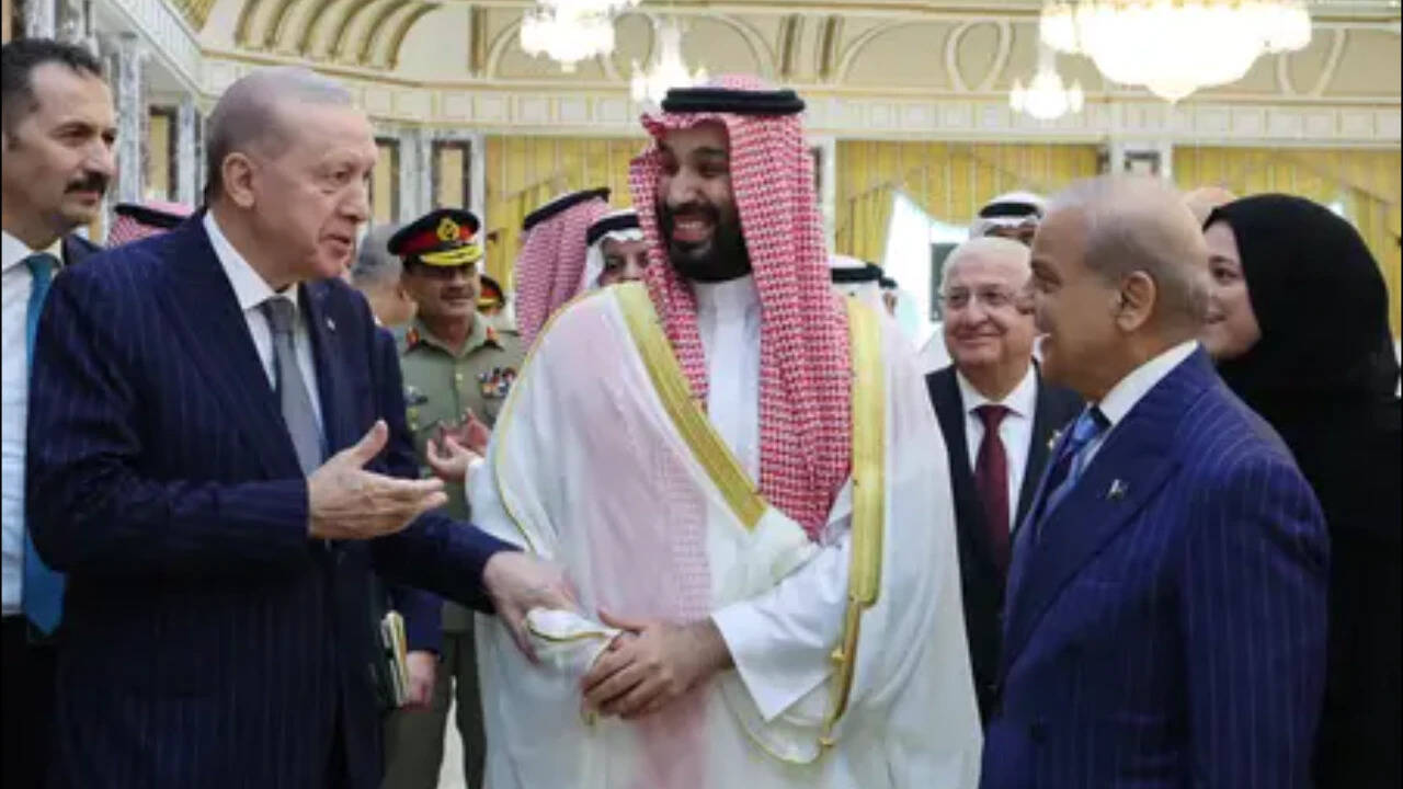Iran Reportedly Invited to Join New Mecca Mutual Defense Pact