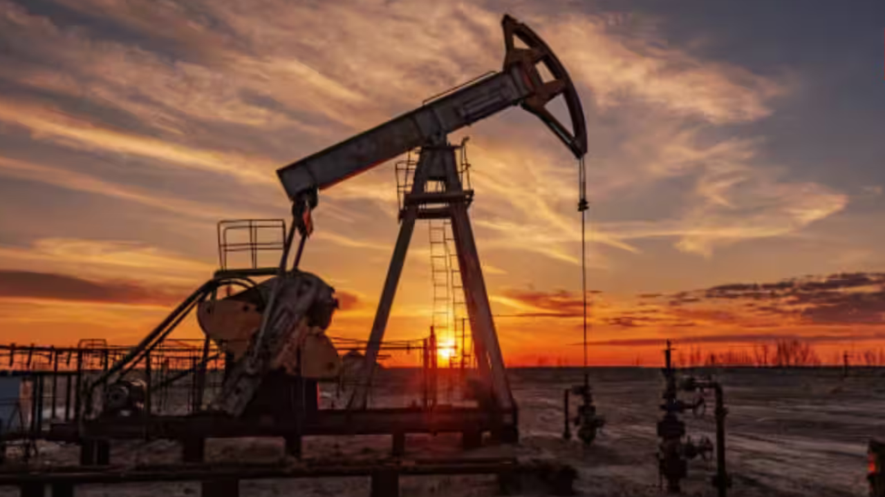 India's August Energy Imports: Russia Leads in Crude, US Dominates Gas Supplies