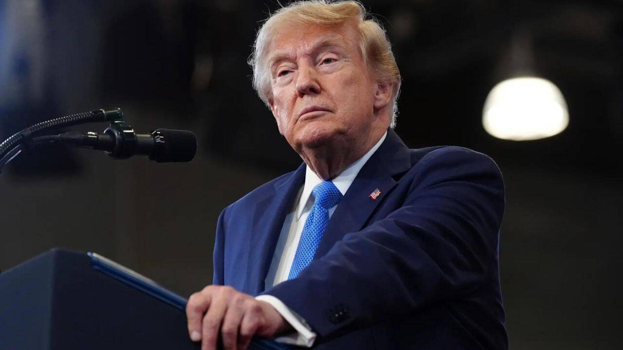 Trumpiana: Paper panther strikes again!