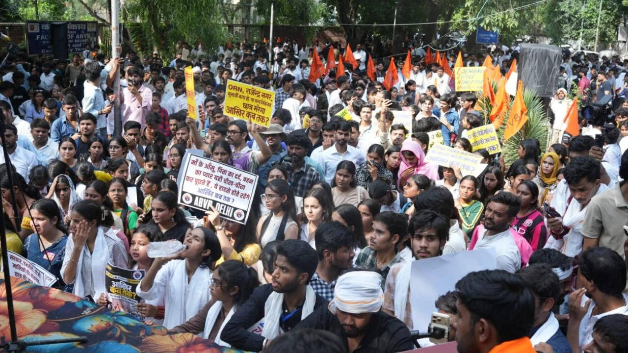 ABVP seeks MCD chief’s exit, PG audits after Satya Niketan tragedy