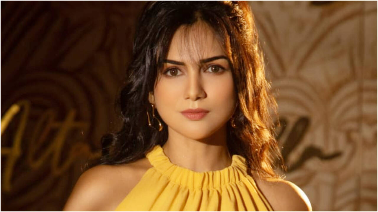 Akanksha Chamola hits back at trolls, says, “I am talking like this because you talk like this”