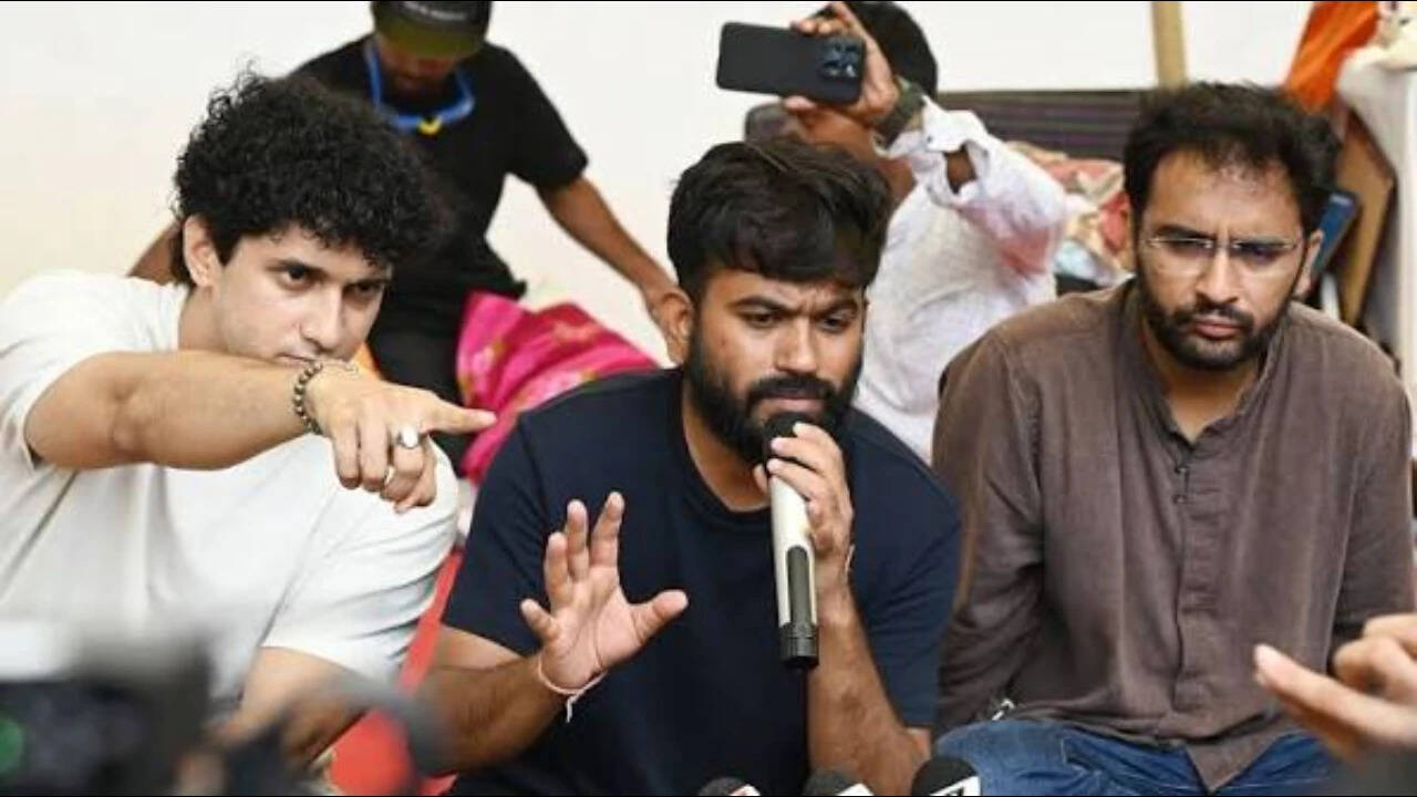 CJP's Abhijeet Dipke, Saurav Das and Ashutosh Ranka detained from Delhi airport ahead of Jantar Mantar protest | India News - The Times of India