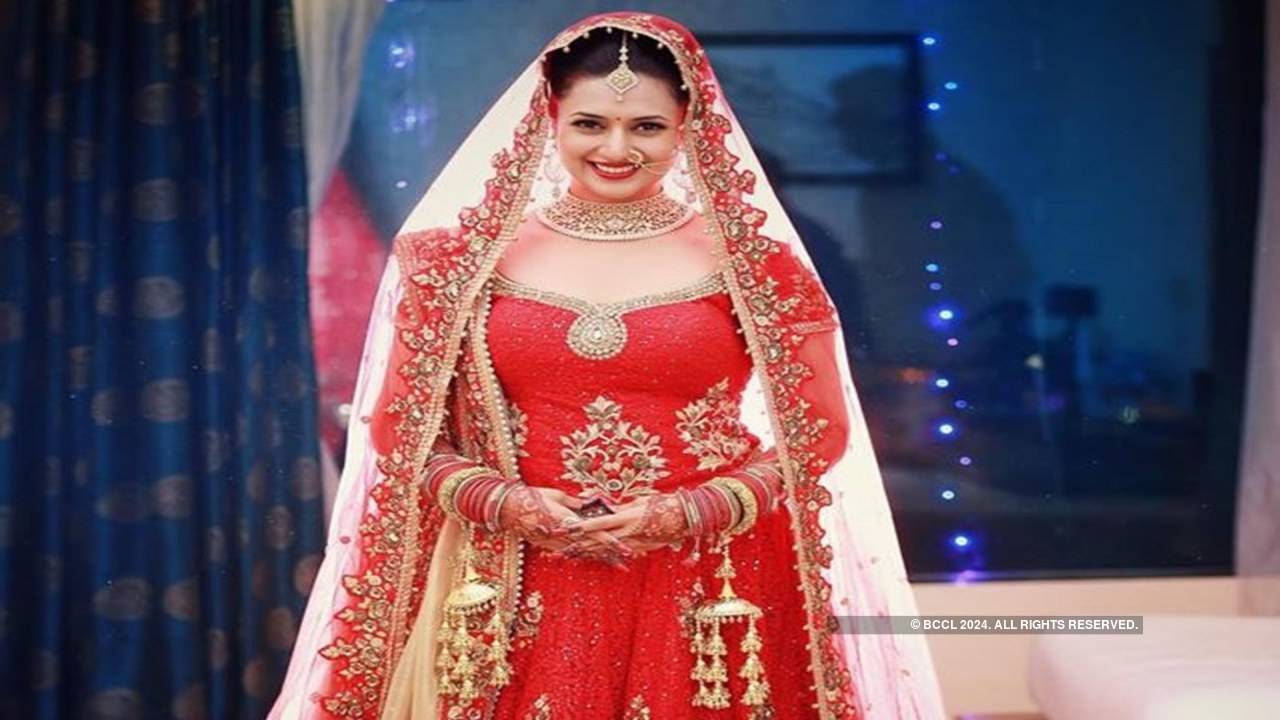 Divyanka Tripathi And Vivek Dahiya's Pre Wedding Shoot Looks Straight Out  Of A Fairy Tale