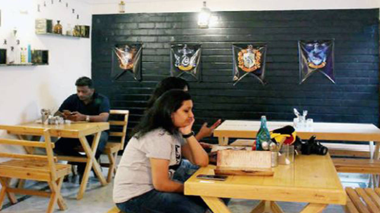 Of magic wands & serving hands: Harry Potter cafe draws fans, foodies |  Bengaluru News - Times of India