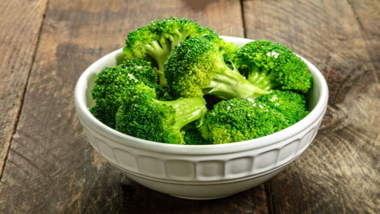 Broccoli Health Benefits, Nutrition Facts, and Recipes to Try