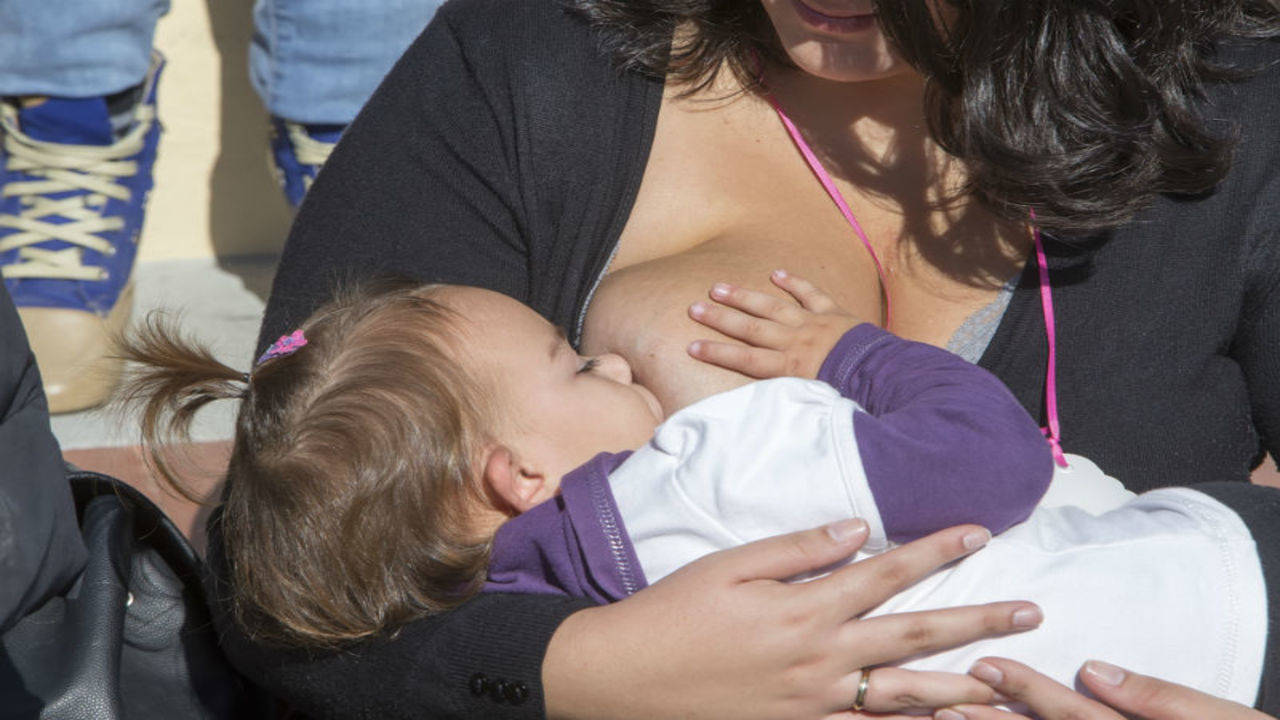 Breastfeeding in Public, Sexy Cleavage Social Experiment