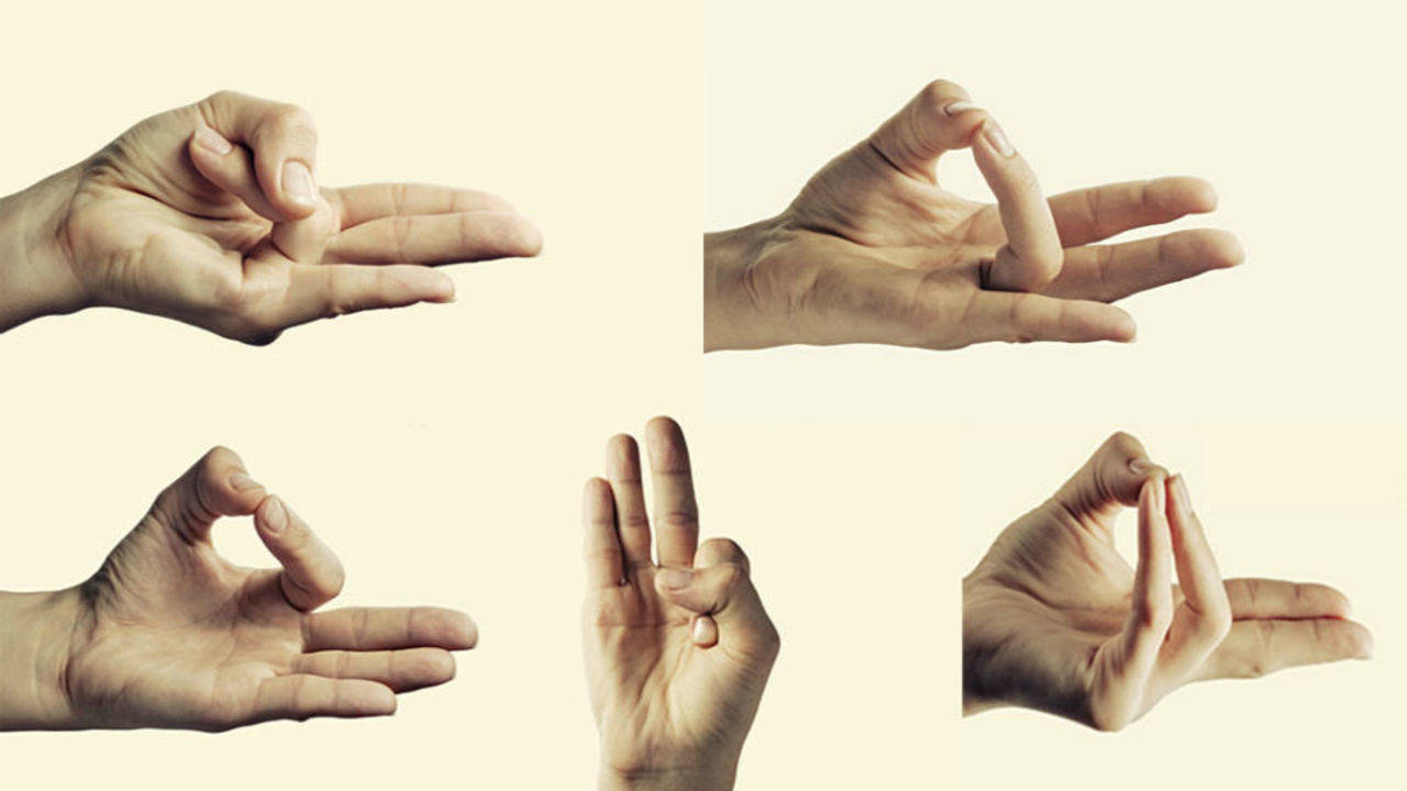 Try out these 5 hand mudras to de-stress anywhere, anytime! | The Times of  India