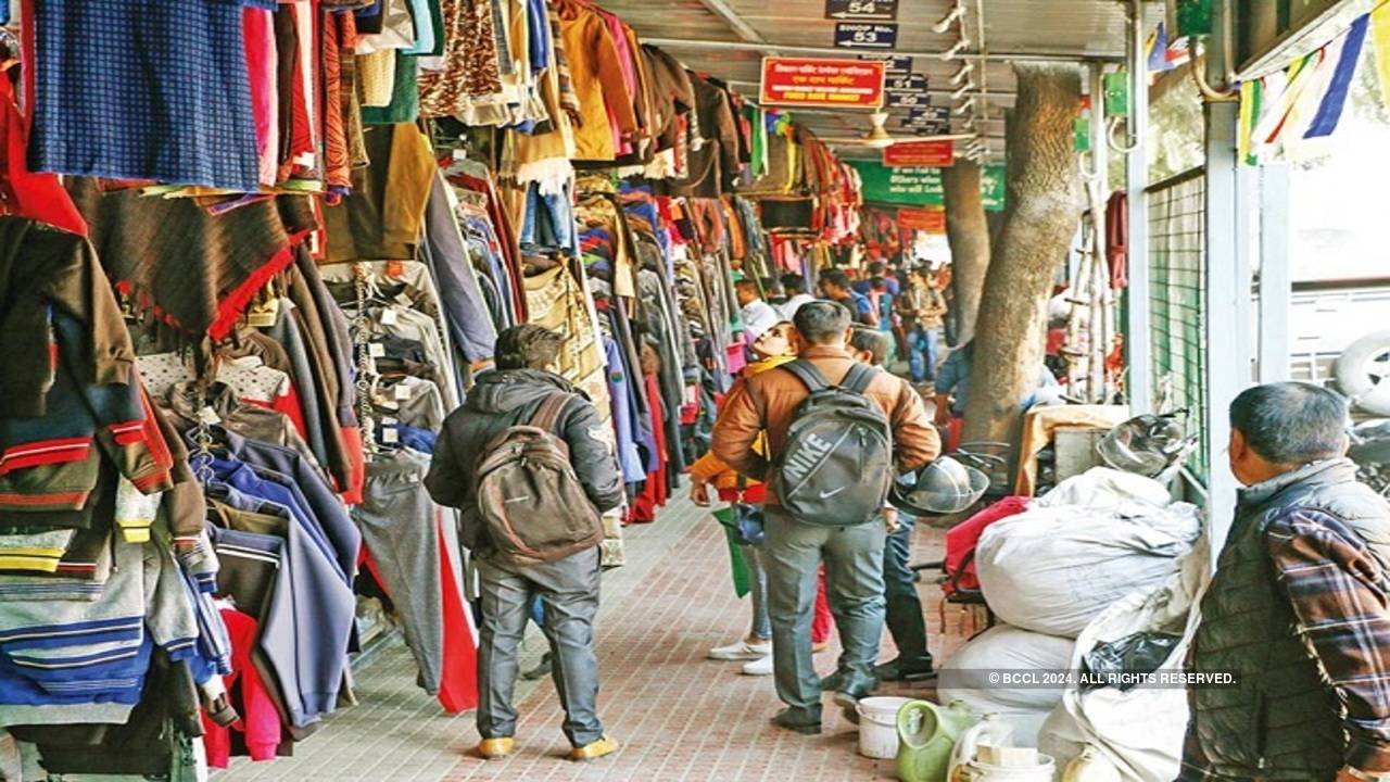 Better-than-average winter in Mumbai a balm for Covid-hit Tibetan  sweater-sellers | Mumbai News - Times of India