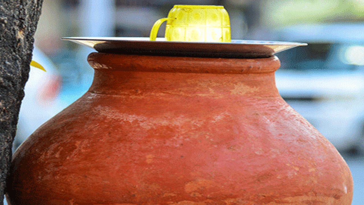 Bringing back the Matka: Why clay pot water is the healthiest - Times of  India