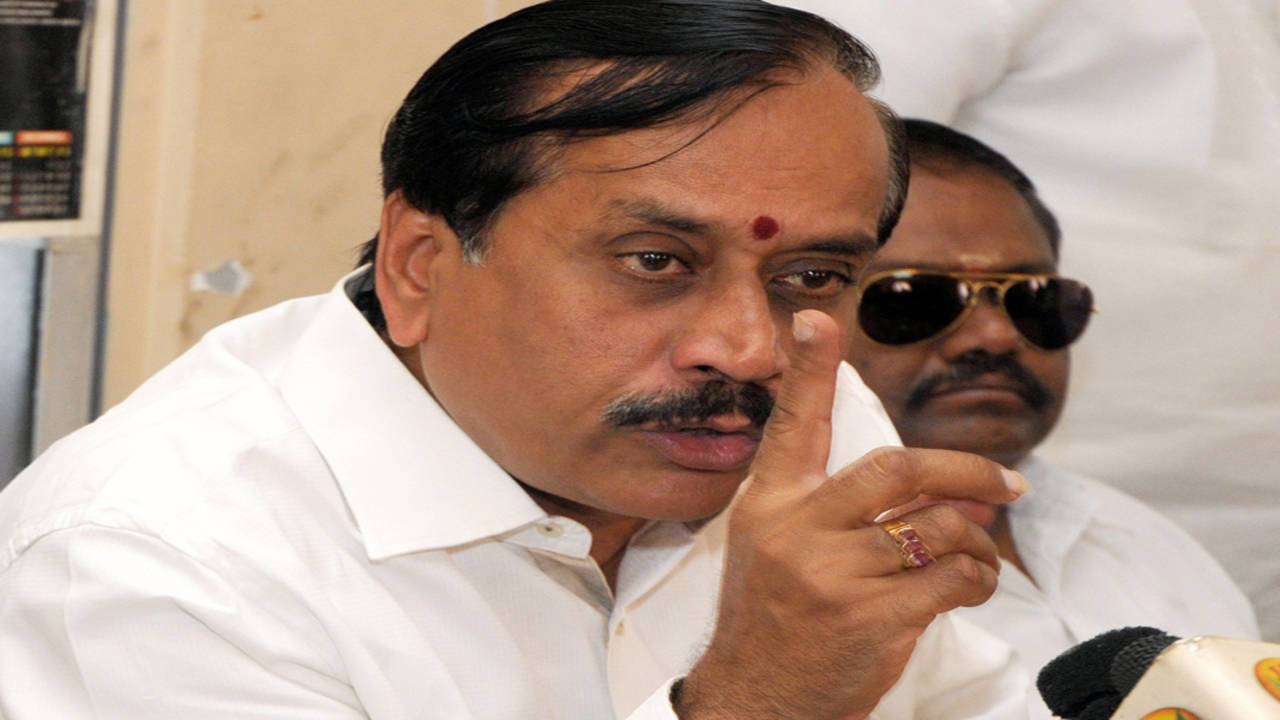 H Raja: Tamil Nadu BJP leader H Raja calls Kanimozhi 'illegitimate' child  of Karunanidhi | Puducherry News - Times of India