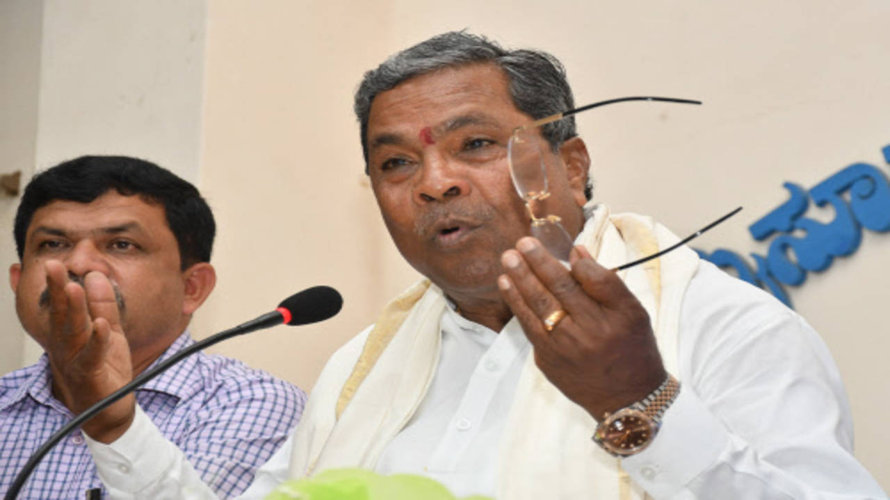 Siddaramaiah hits back at PM Modi over his 'looting' remarks