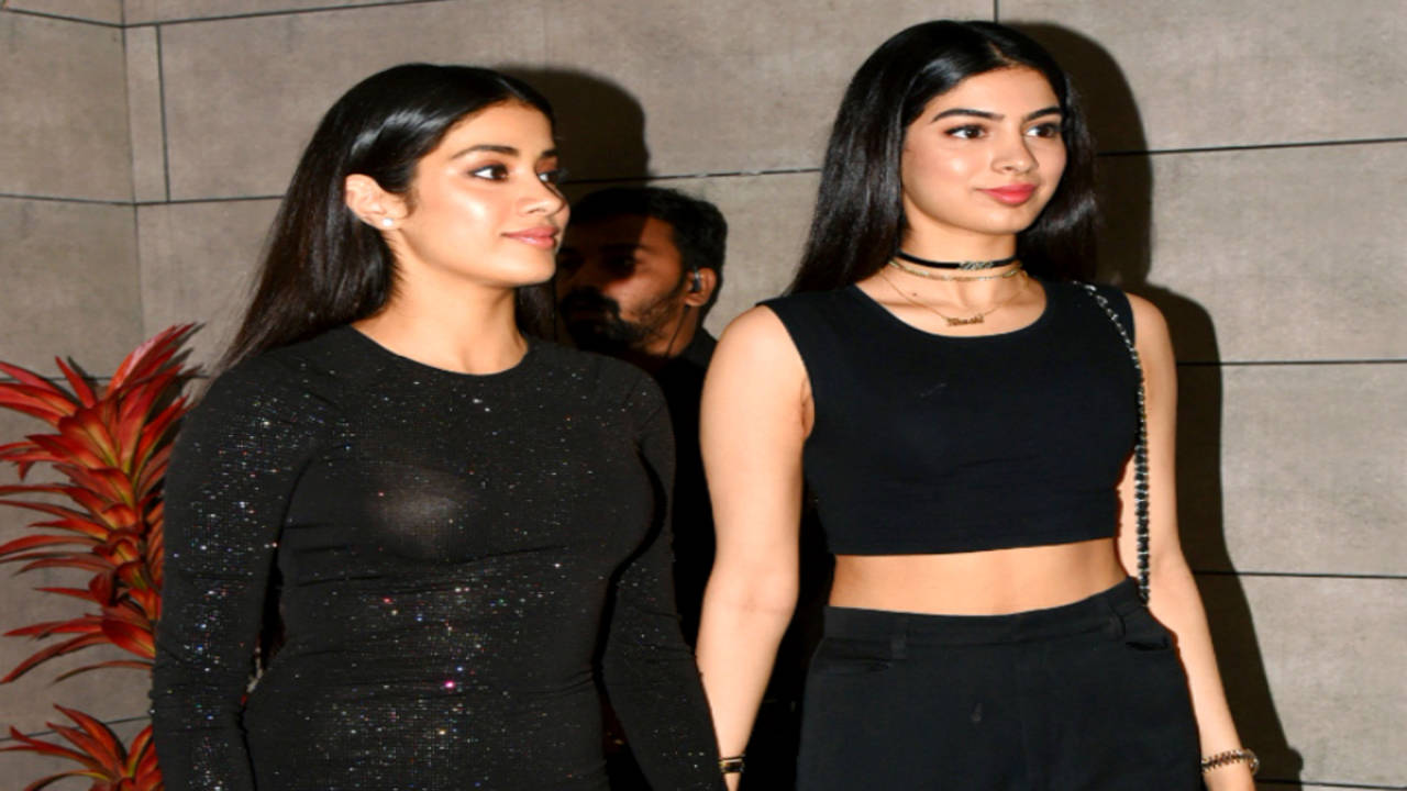 5 times Khushi Kapoor proved that crop tops are this season's
