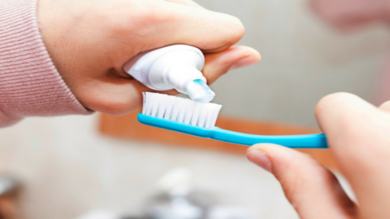 7 Signs It's Time For A New Toothbrush