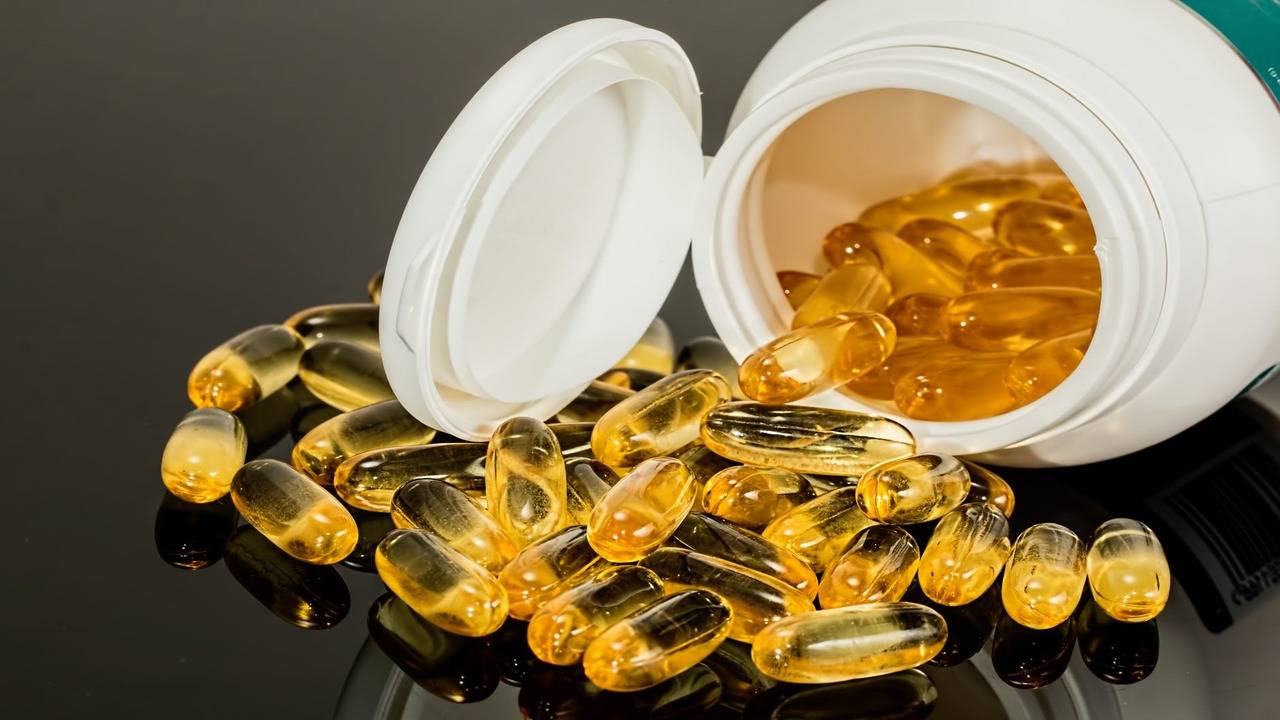 Fish Oil Benefits For Men (Top 8)