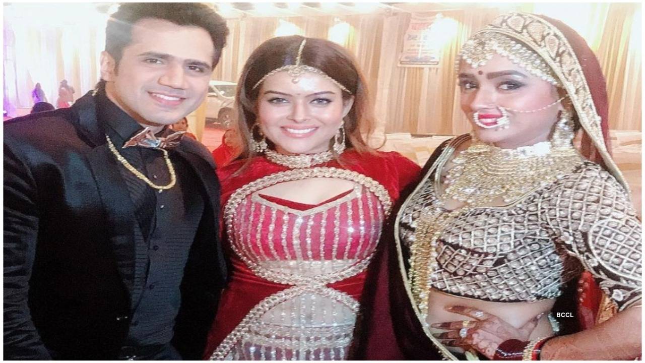 Baa Bahoo Aur Baby actress Suchita Trivedi to tie the knot at 41; see  Mehendi pics - India Today