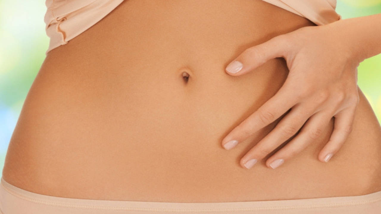 Ladies with deep belly buttons!