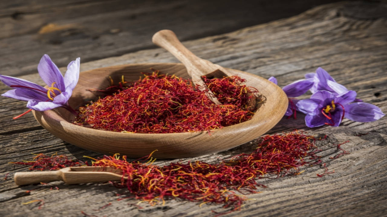 Saffron Health Benefits This Expensive Indian Spice has Magical