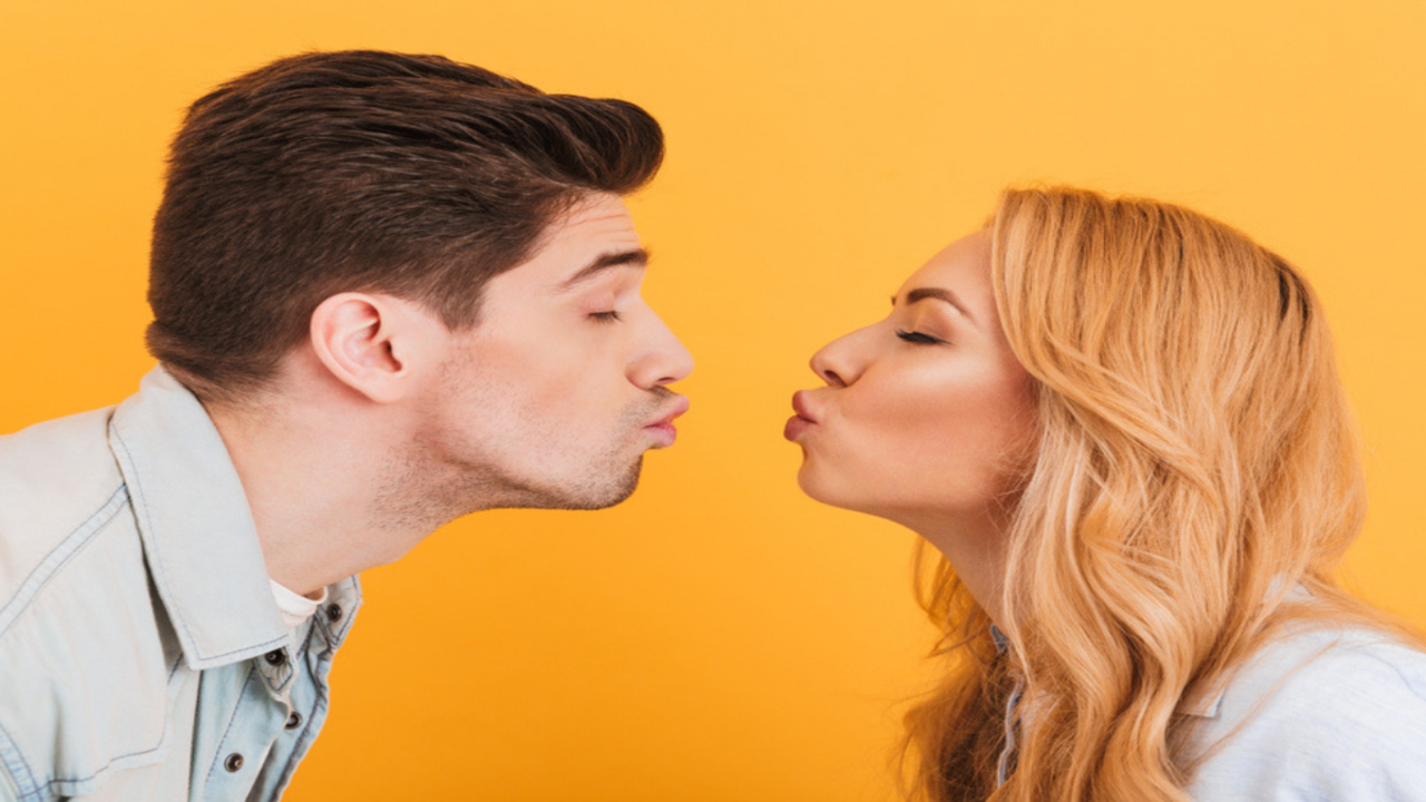 How and When to First Kiss a Woman - The Modern Man